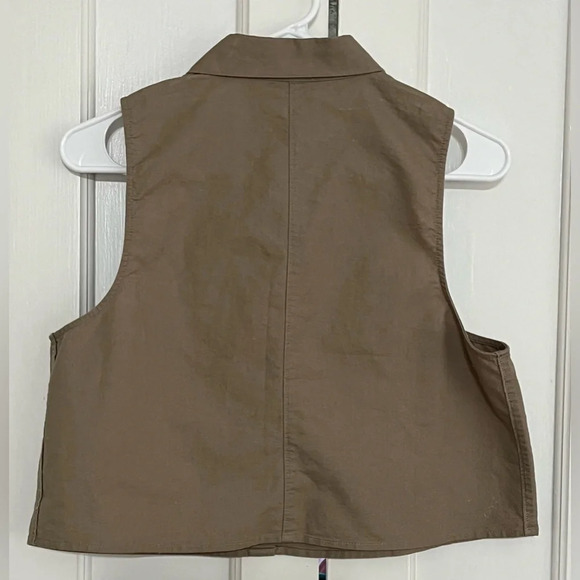 The Range Arid Button Front Cotton Crop Top - Picture 7 of 8